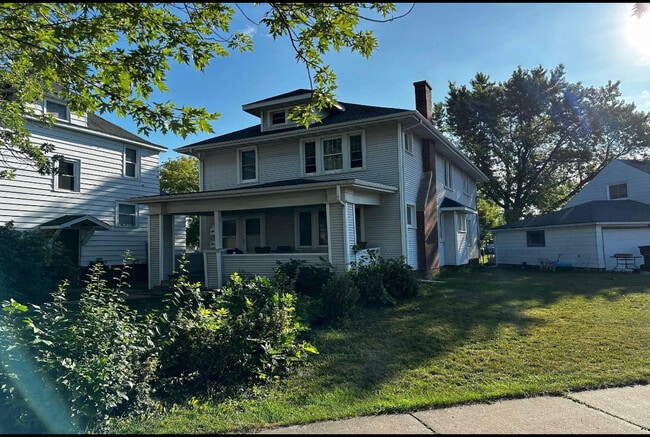 property at 1530 Grand Ave