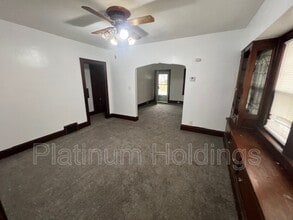 4898 E 95th St in Garfield Heights, OH - Building Photo - Building Photo