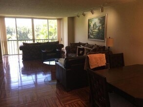 4070 Tivoli Ct in Greenacres, FL - Building Photo - Building Photo