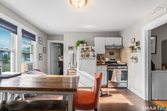 383 Davis St in Watertown, CT - Foto de edificio - Building Photo