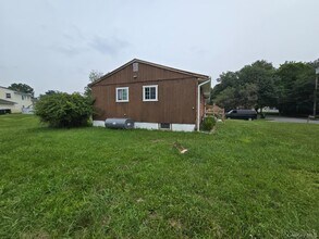 1 Hayes Pl in Washingtonville, NY - Building Photo - Building Photo