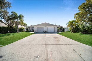 1044 SE 11th St in Cape Coral, FL - Building Photo