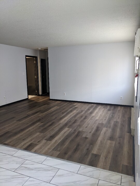 300 Hopp Ave in Nicollet, MN - Building Photo