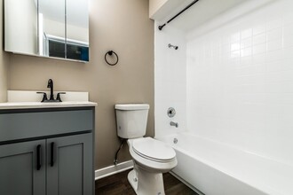 1100 Light Rd in Oswego, IL - Building Photo - Building Photo