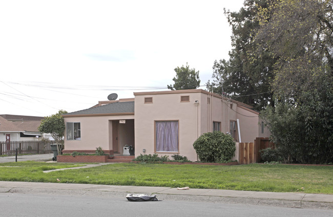 743 South St in Hollister, CA - Building Photo - Building Photo