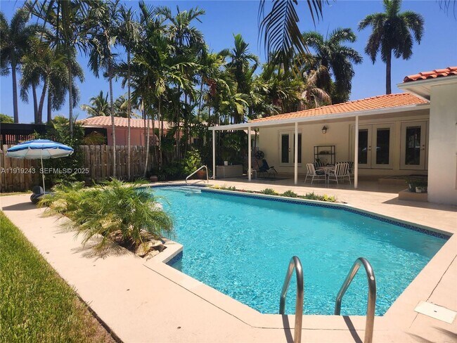 property at 1229 Jefferson St