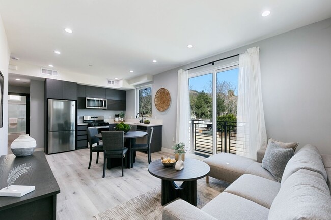 Welcome to The A — Where Luxury Lives! in Sylmar, CA - Foto de edificio - Building Photo