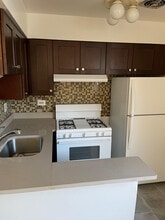 3700 N Pine Grove Ave, Unit STUDIO in Chicago, IL - Building Photo - Building Photo