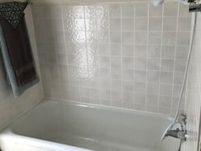 1122 Steely St in Waterloo, IA - Building Photo - Building Photo