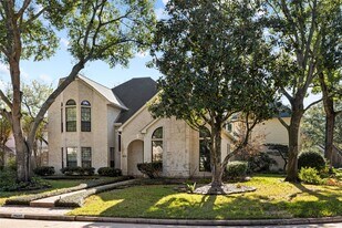 18227 Longmoor Dr in Houston, TX - Building Photo