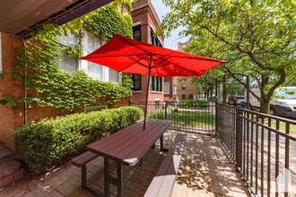 3818 W Irving Park Rd in Chicago, IL - Building Photo - Building Photo