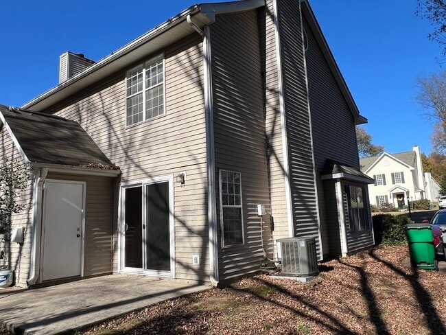 826 Selwyn Place Rd in Charlotte, NC - Building Photo - Building Photo