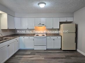 16 Hillside Ln in Lewiston, ME - Building Photo - Building Photo