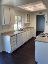 44641 Stonebridge Ln in Lancaster, CA - Foto de edificio - Building Photo