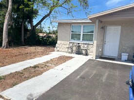 4739 Trouble Creek Rd, Unit 4739 in New Port Richey, FL - Building Photo