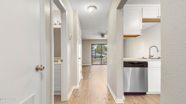 5113 E 10th St in Panama City, FL - Building Photo - Building Photo