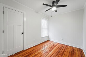 58 Lincoln Ave-Unit -2 in Saratoga Springs, NY - Building Photo - Building Photo