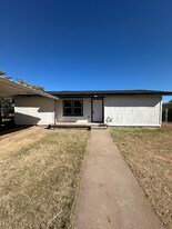1904 63rd St in Lubbock, TX - Building Photo
