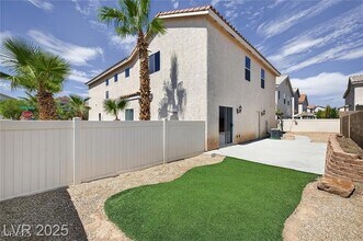 9340 Lakefront Color St in Las Vegas, NV - Building Photo - Building Photo