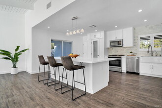 5830 Elba Pl in Los Angeles, CA - Building Photo - Building Photo
