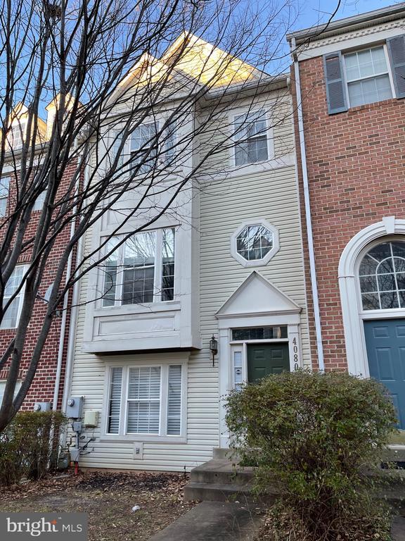 property at 4080 Fountainside Ln