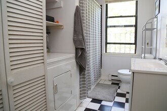 76 E Brookline St in Boston, MA - Building Photo - Building Photo
