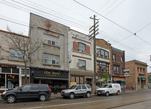 894 Queen St E in Toronto, ON - Building Photo - Building Photo