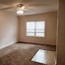 530 W 10th St N in Newton, IA - Building Photo - Building Photo