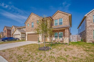 21450 Petherton Dr in Tomball, TX - Building Photo - Building Photo