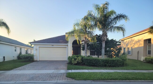 property at 2271 Newport Isles Blvd