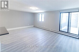 4422 Huron St in Niagara Falls, ON - Building Photo - Building Photo