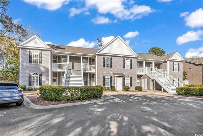property at 911 Algonquin Dr