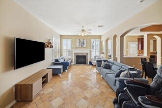 11215 Royce Palms Dr in Houston, TX - Building Photo - Building Photo