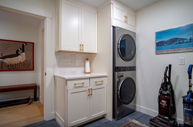 property at 2819 Summit 1 Condo Dr