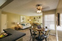 Dining/Living Area - Park Thirty99 Apartments in Lexington, Kentucky