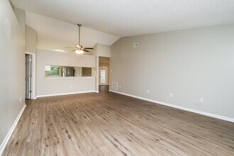 28507 Tall Grass Dr in Zephyrhills, FL - Building Photo - Building Photo