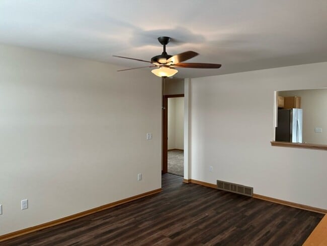 1038-1040 Fir Ct in Janesville, WI - Building Photo - Building Photo