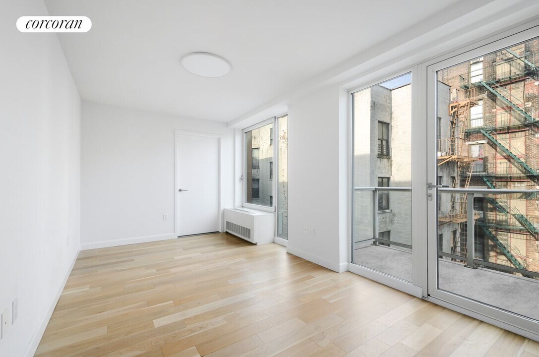 111 E 115th St in New York, NY - Building Photo