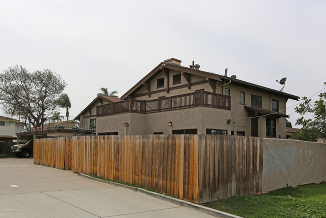 103-105 4th Ave in Chula Vista, CA - Building Photo - Building Photo