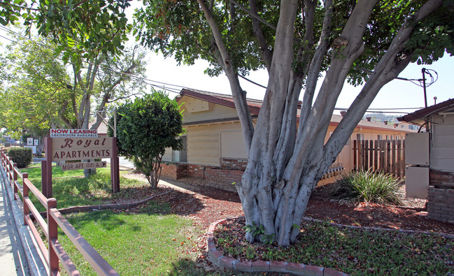 Royal Apartments in El Cajon, CA - Building Photo - Building Photo