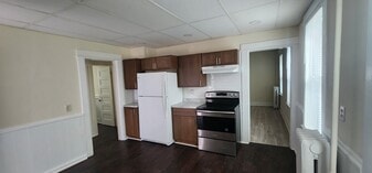 2583 Main St, Unit First floor in Bridgeport, CT - Building Photo