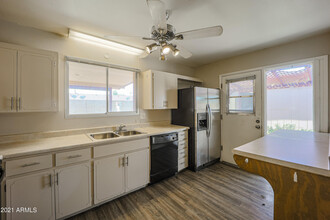 2219 W Wethersfield Rd in Phoenix, AZ - Building Photo - Building Photo