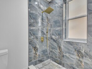 2109 N Spaulding Ave in Chicago, IL - Building Photo - Building Photo