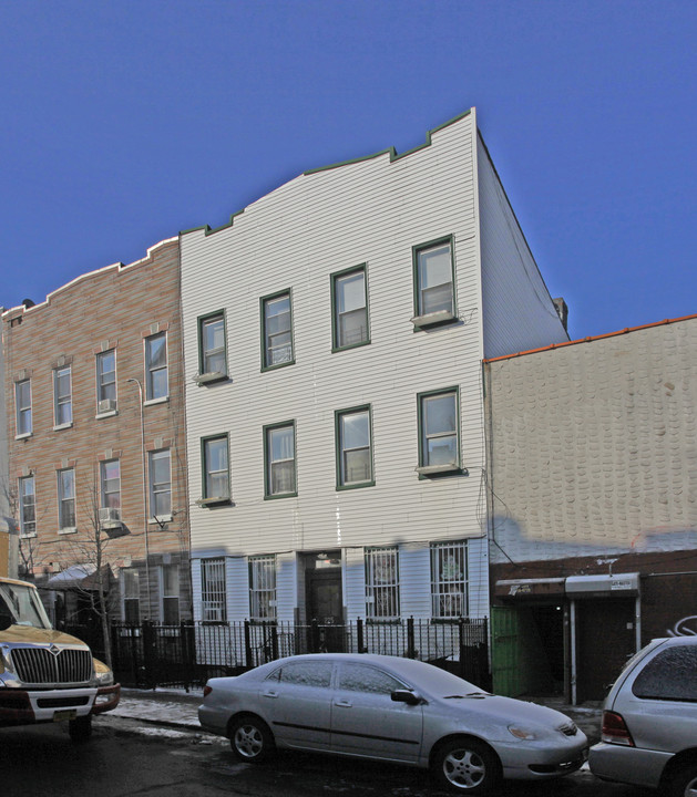 225 Himrod St in Brooklyn, NY - Foto de edificio