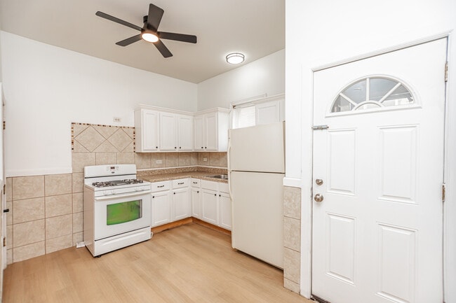 1827 S Ruble St, Unit 1F in Chicago, IL - Building Photo - Building Photo