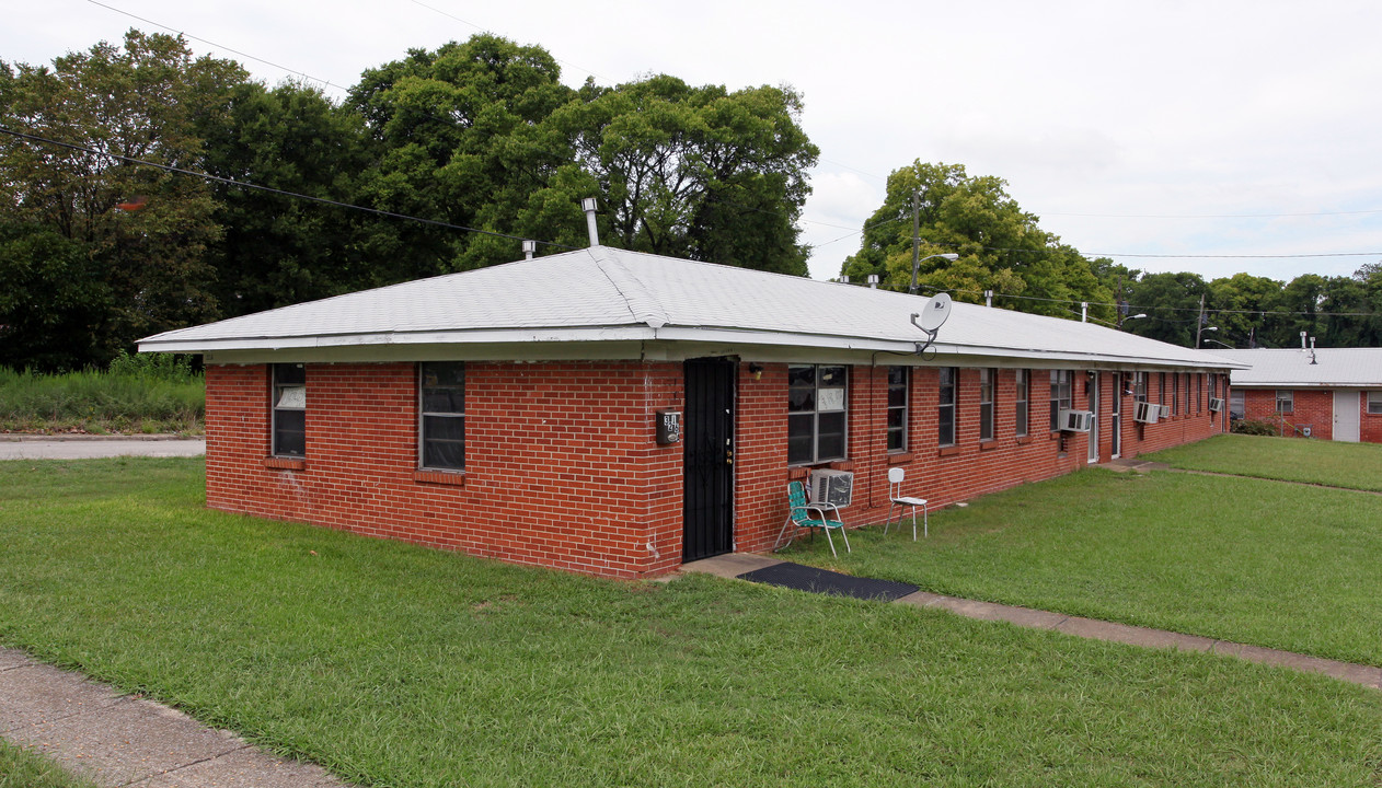 Norwood Plaza Apartments in Birmingham, AL - Building Photo