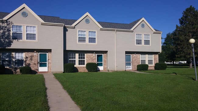 Eagle Manor in Fremont, OH - Foto de edificio - Building Photo