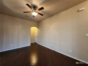 303 Rosalie Dr in New Braunfels, TX - Building Photo - Building Photo