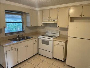 6939 McBride Ct in New Port Richey, FL - Building Photo - Building Photo