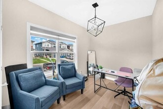 101 Midtown Cl SW in Airdrie, AB - Building Photo - Building Photo